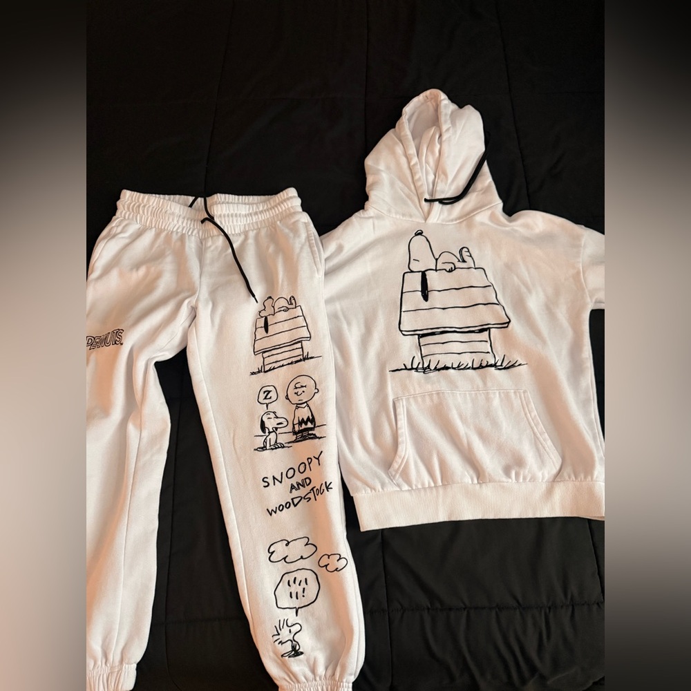 Peanuts White Graphic Apparel